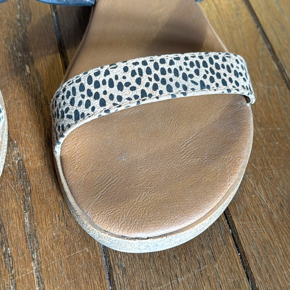 Universal Thread Torri Sandals - Picture 4 of 8